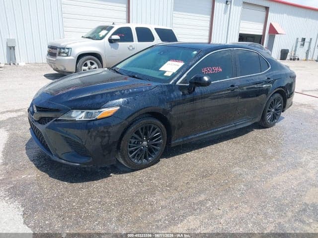 2018 TOYOTA CAMRY SE 2