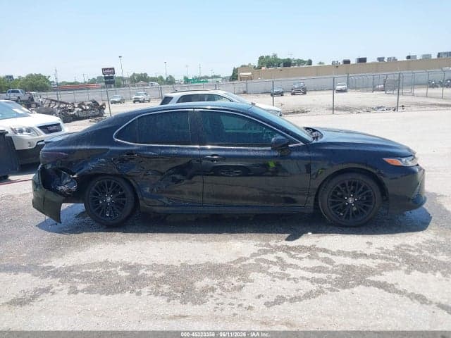 2018 TOYOTA CAMRY SE 13