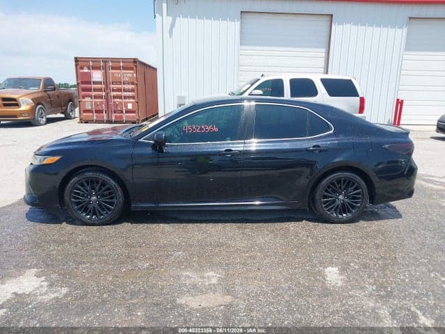 2018 TOYOTA CAMRY SE 14