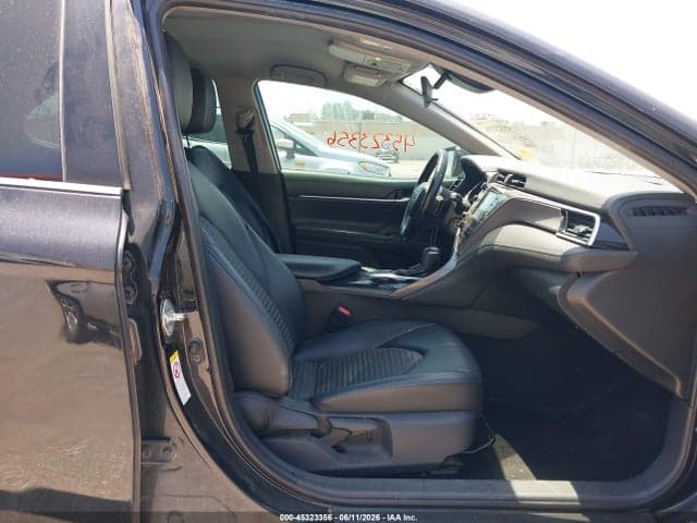 2018 TOYOTA CAMRY SE 5
