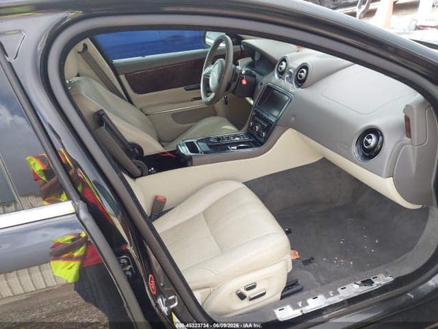 2013 JAGUAR XJ 5