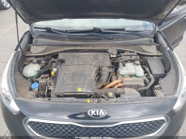 2017 KIA NIRO LX 10