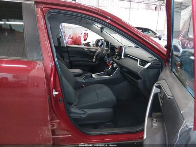 2023 TOYOTA RAV4 LE 5