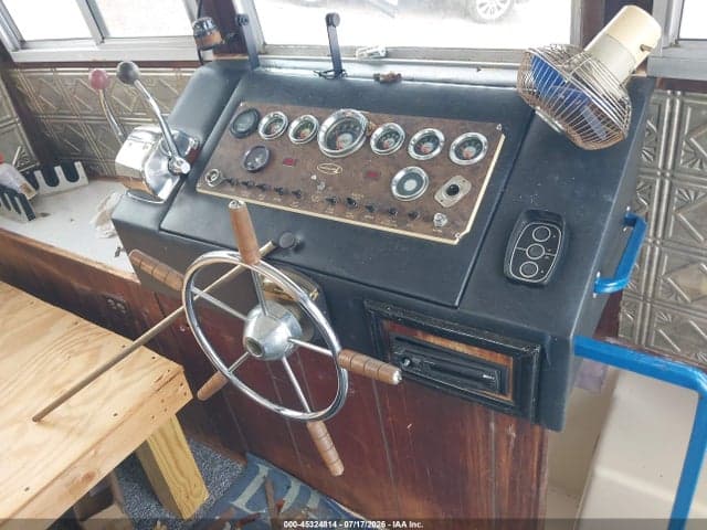 1973 NAUTALINE HOUSE BOAT 7