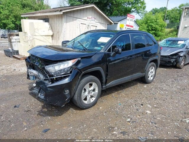 2021 TOYOTA RAV4 XLE 2