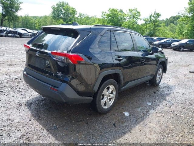 2021 TOYOTA RAV4 XLE 4