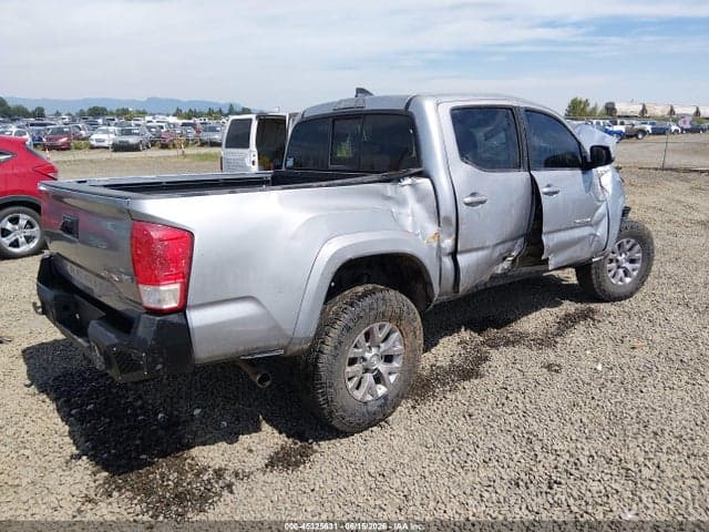 2017 TOYOTA TACOMA SR5 V6 4