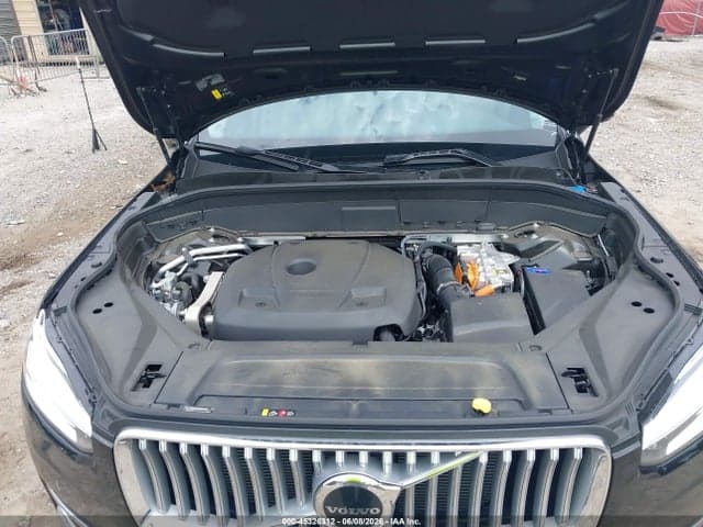 2025 VOLVO XC90 PLUG-IN 11
