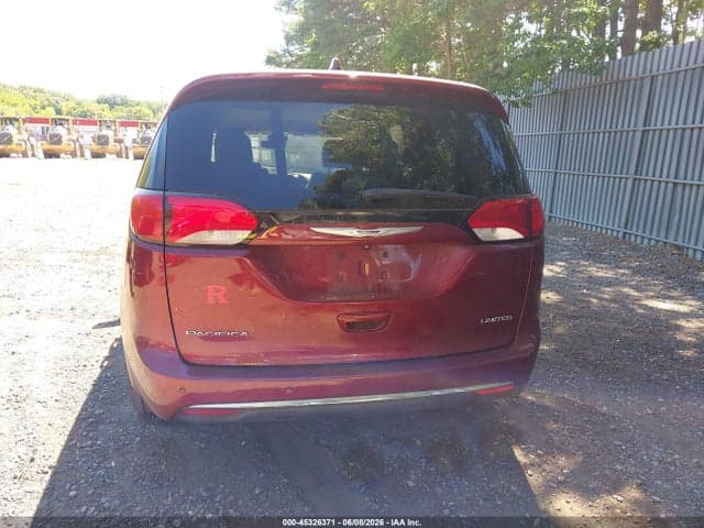 2019 CHRYSLER PACIFICA LIMITED 17