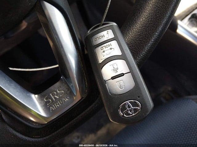 2019 TOYOTA YARIS LE 11