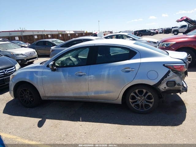 2019 TOYOTA YARIS LE 14
