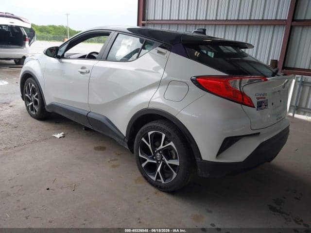 2020 TOYOTA C-HR XLE 3