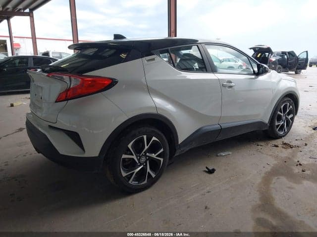 2020 TOYOTA C-HR XLE 4