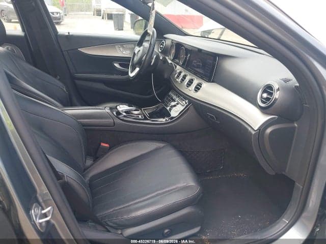 2017 MERCEDES-BENZ E 300 4MATIC 5