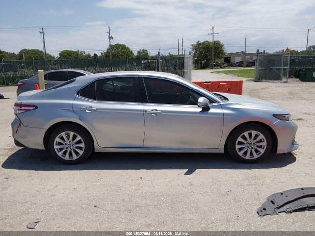 2018 TOYOTA CAMRY LE 14