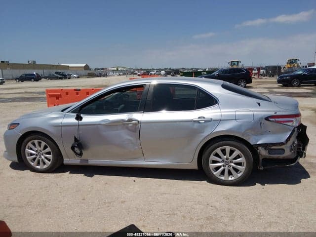 2018 TOYOTA CAMRY LE 15