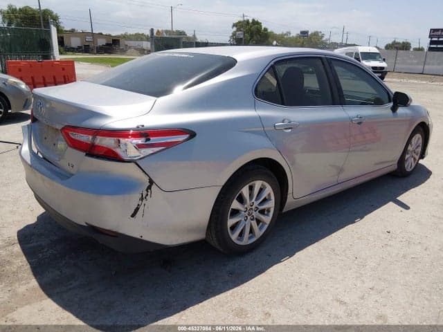2018 TOYOTA CAMRY LE 4