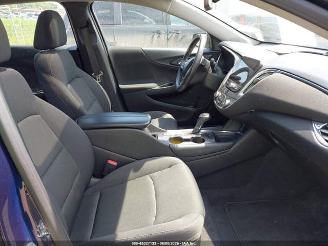 2017 CHEVROLET MALIBU 1LT 5