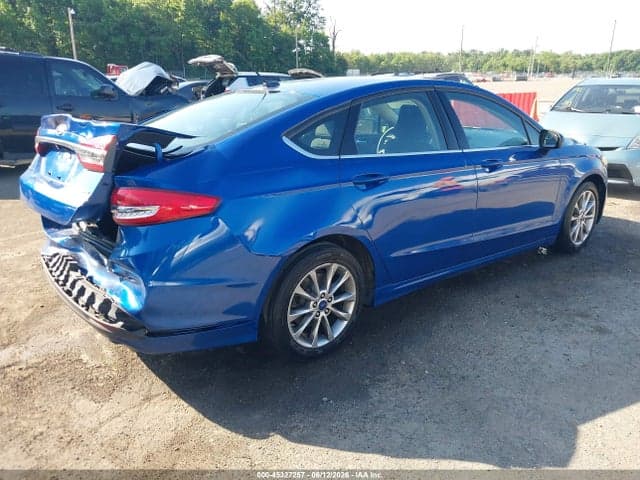 2017 FORD FUSION SE 4
