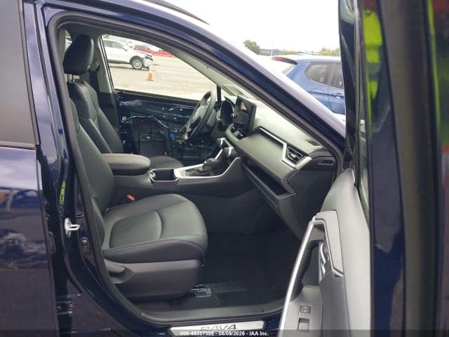 2025 TOYOTA RAV4 XLE PREMIUM 5