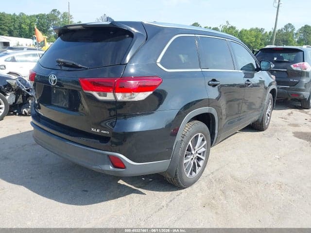 2017 TOYOTA HIGHLANDER XLE 4