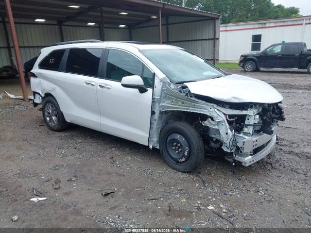 2026 TOYOTA SIENNA XLE - 1