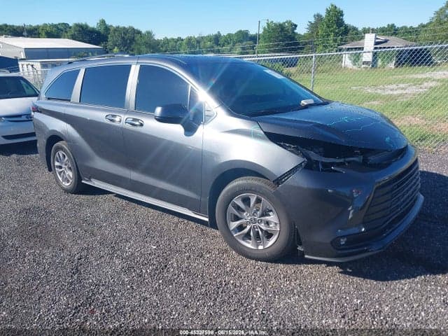 2025 TOYOTA SIENNA XLE - 1