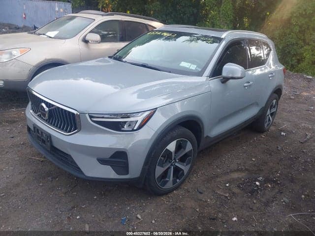 2025 VOLVO XC40 B5 CORE BRIGHT THEME 2