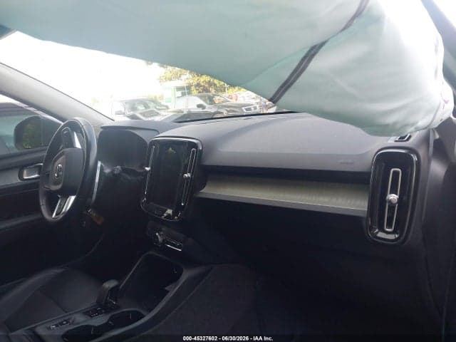 2025 VOLVO XC40 B5 CORE BRIGHT THEME 5