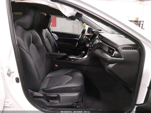 2019 TOYOTA CAMRY SE 6