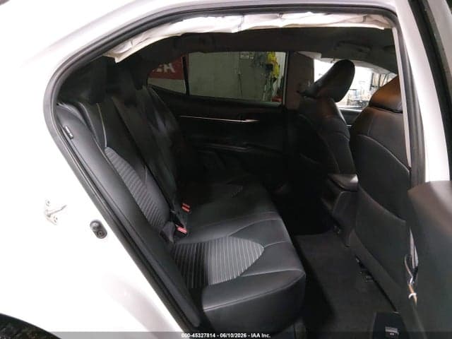 2019 TOYOTA CAMRY SE 9