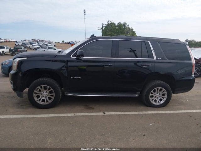 2017 GMC YUKON SLT 14