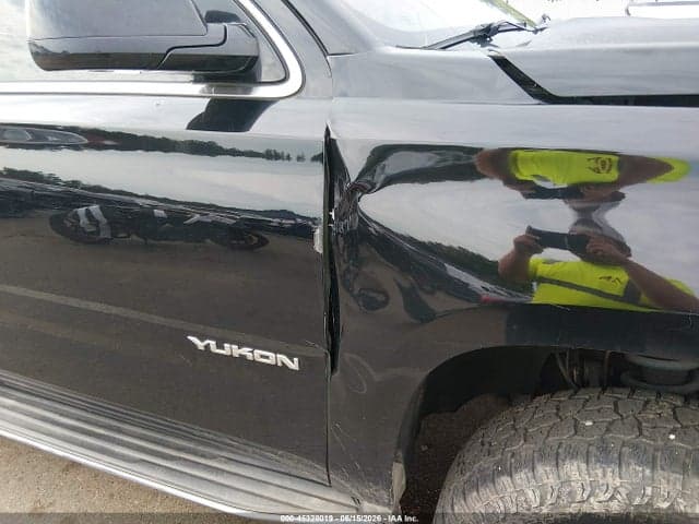 2017 GMC YUKON SLT 18