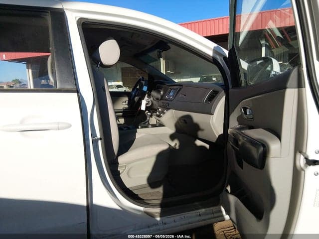 2018 KIA SEDONA L 5