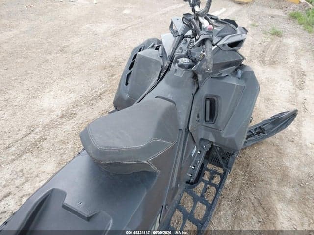 2020 SKI-DOO SUMMIT SP 850 E-TEC 8