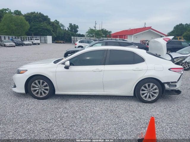 2018 TOYOTA CAMRY LE 15
