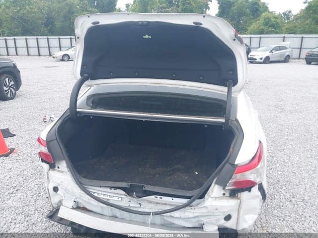 2018 TOYOTA CAMRY LE 17