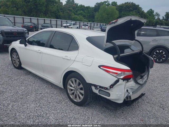 2018 TOYOTA CAMRY LE 3