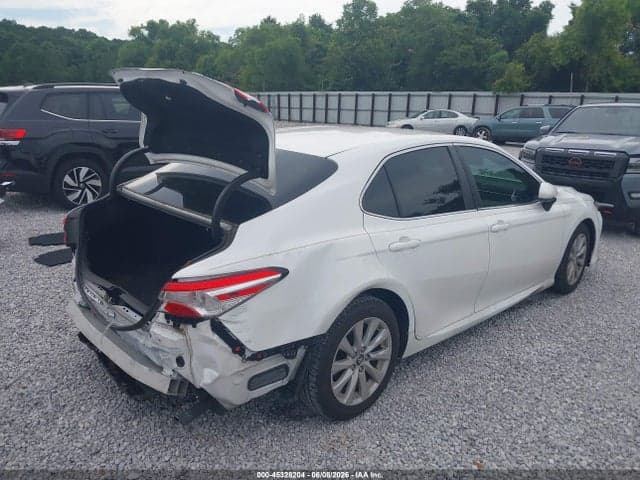 2018 TOYOTA CAMRY LE 4