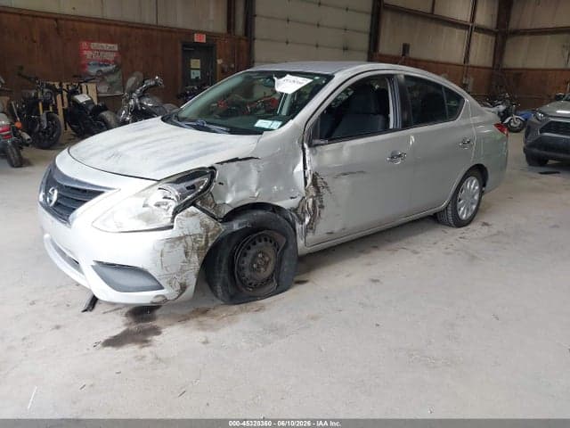 2018 NISSAN VERSA 1.6 SV 2