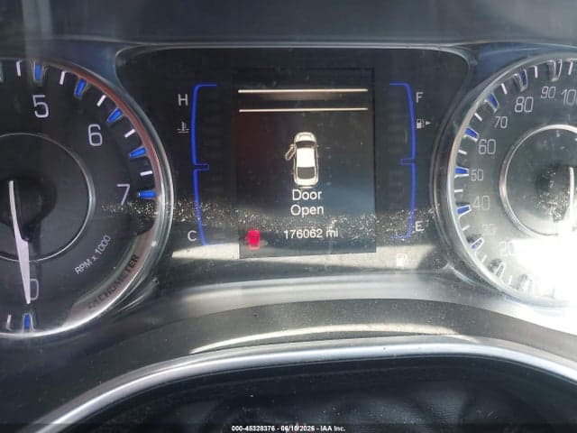 2016 CHRYSLER 200 LIMITED 7