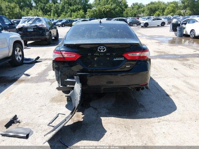 2020 TOYOTA CAMRY SE 16