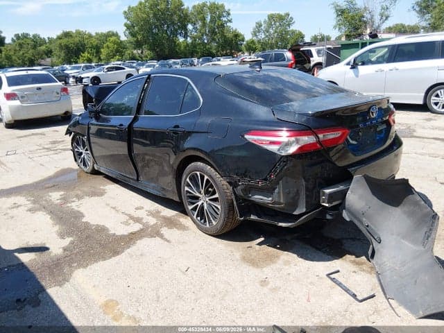 2020 TOYOTA CAMRY SE 3
