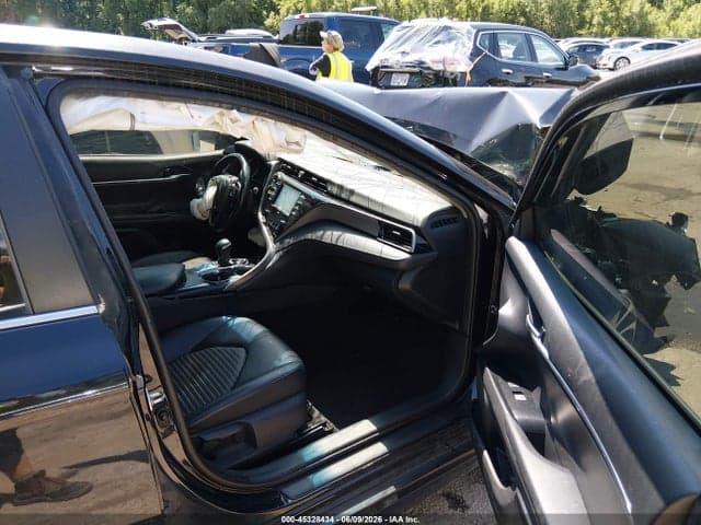 2020 TOYOTA CAMRY SE 5