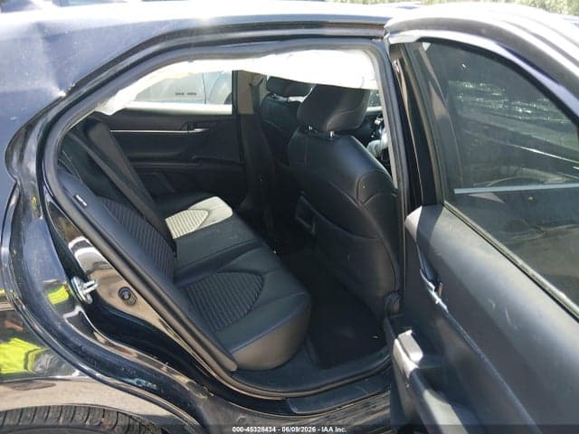 2020 TOYOTA CAMRY SE 8