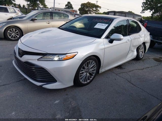 2018 TOYOTA CAMRY XLE V6 2
