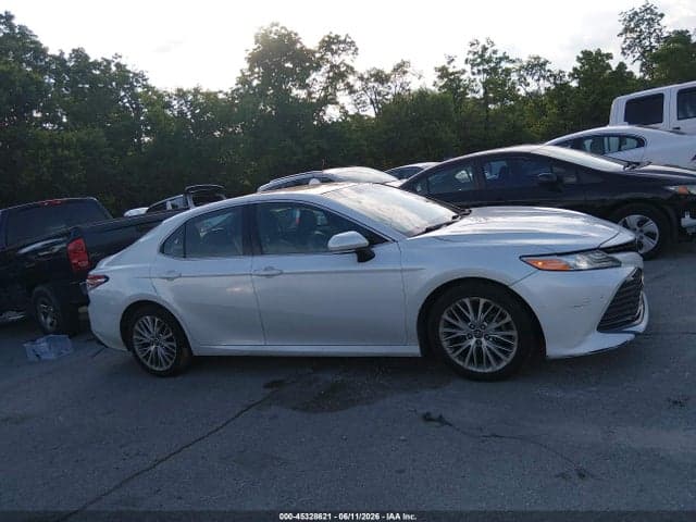 2018 TOYOTA CAMRY XLE V6 14
