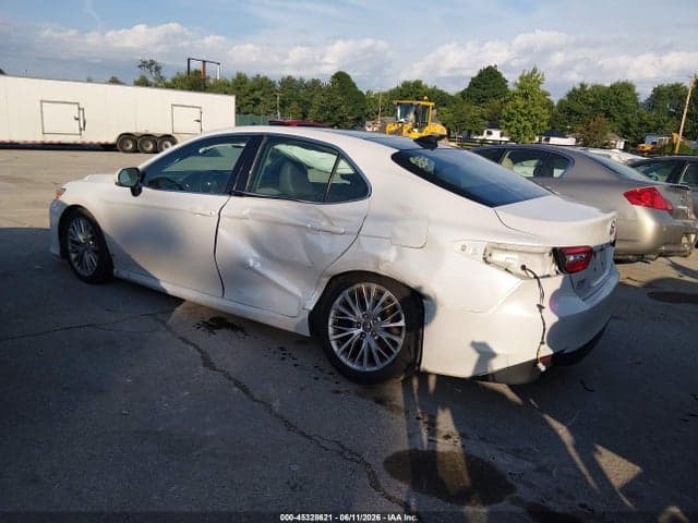 2018 TOYOTA CAMRY XLE V6 3