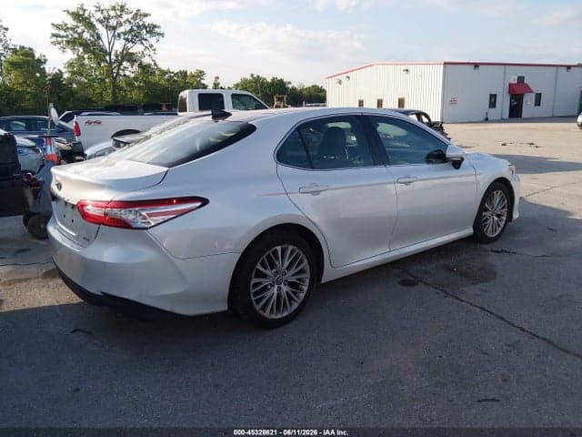 2018 TOYOTA CAMRY XLE V6 4