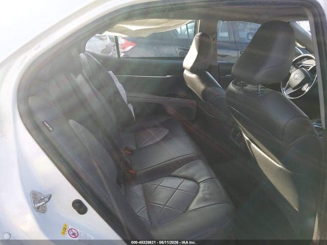 2018 TOYOTA CAMRY XLE V6 8
